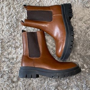 Brand new brown boots